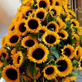 Sonnenblumen Sargbukett - Harald Jungnitsch Blumen